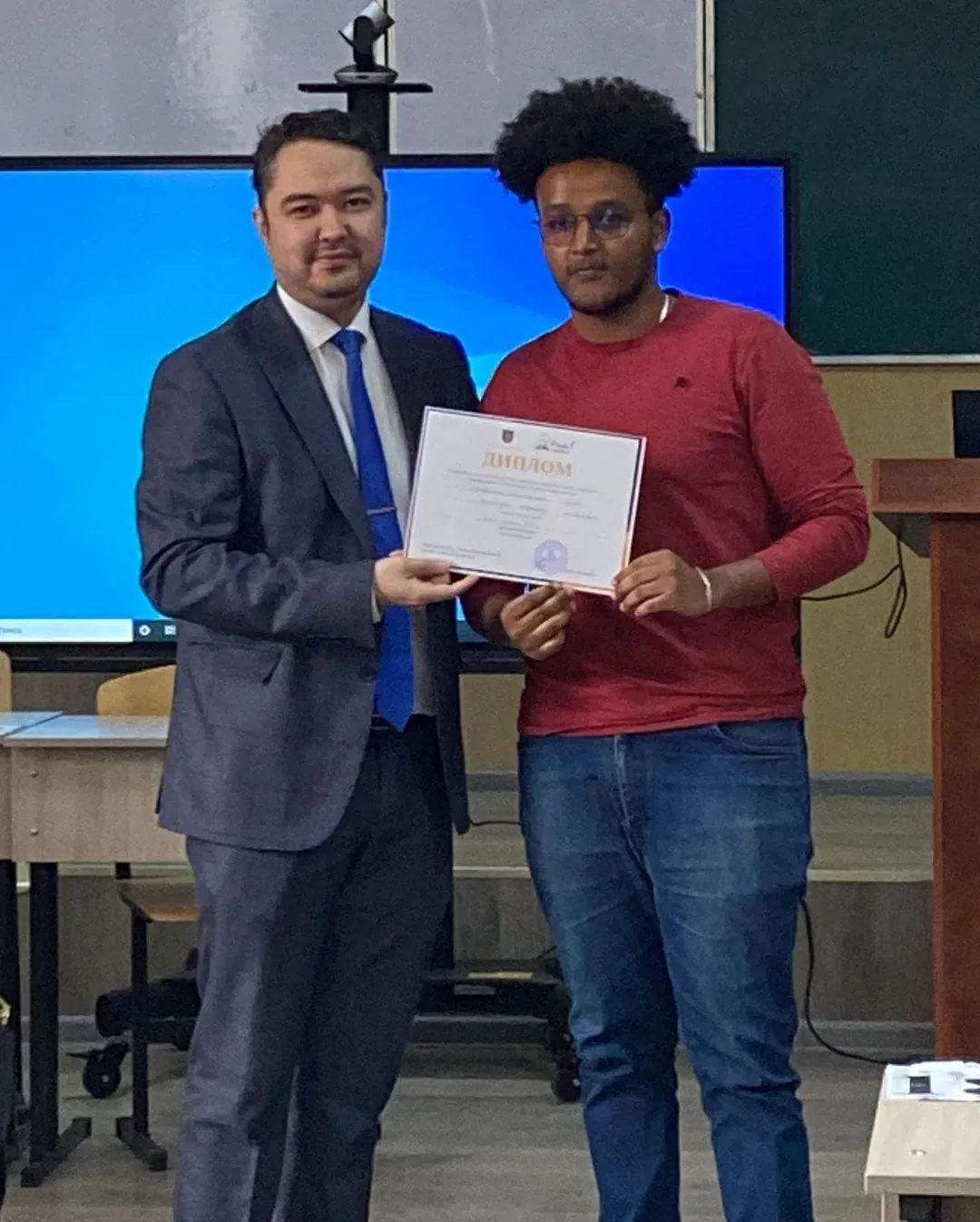 Receiving first place in the local Computer Science session at Farabi Alemi 2024.